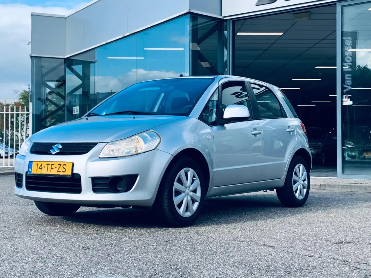 Suzuki SX4 1.6 Comfort, Automaat, Airco, Gris - 2