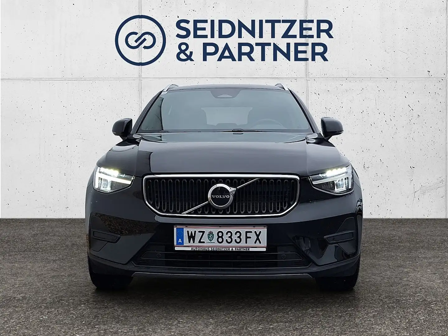Volvo XC40 B3 Core Aut. Schwarz - 2