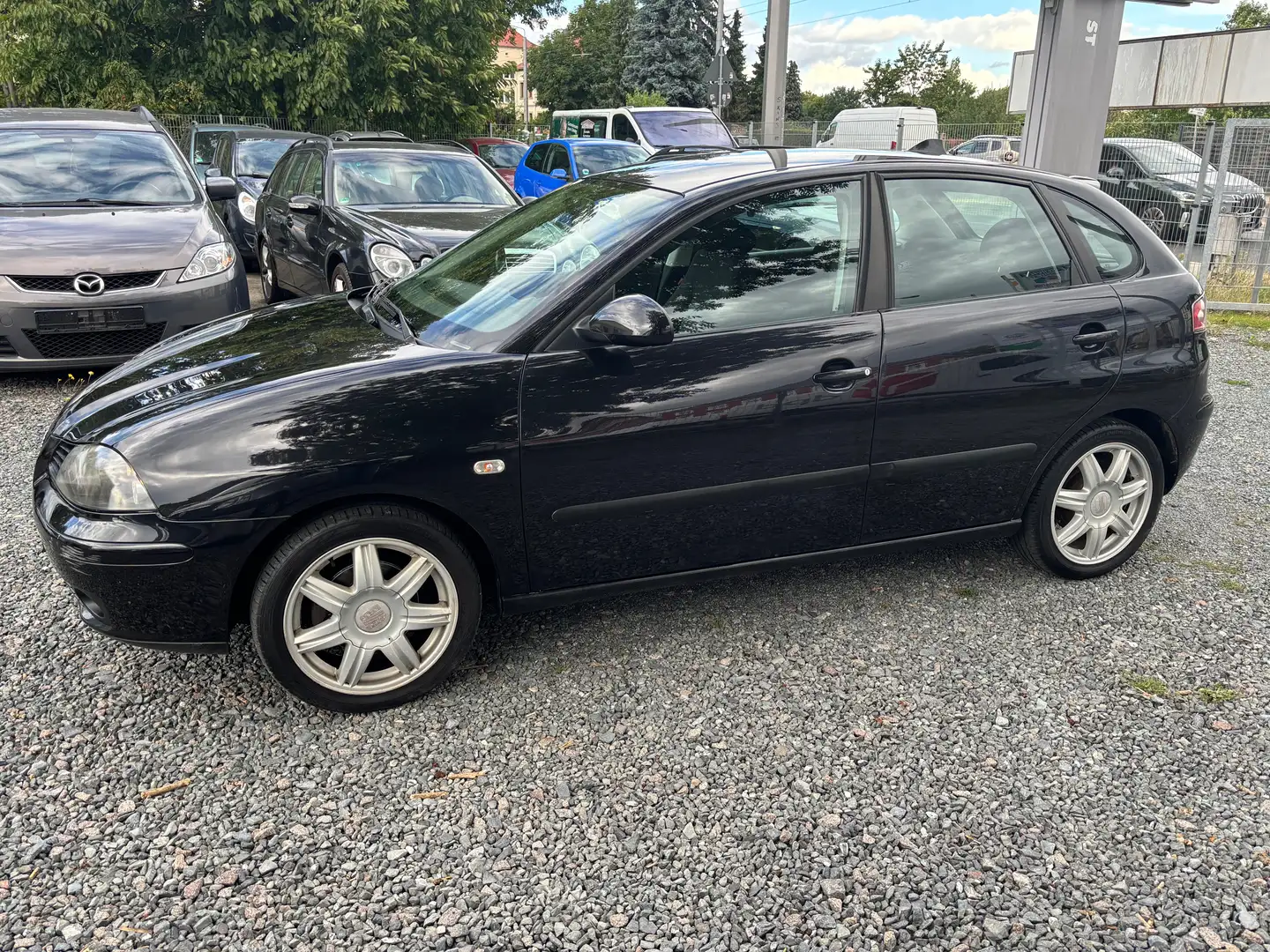 SEAT Ibiza Ibiza  5-Türer 1.4 16V Reference Schwarz - 2