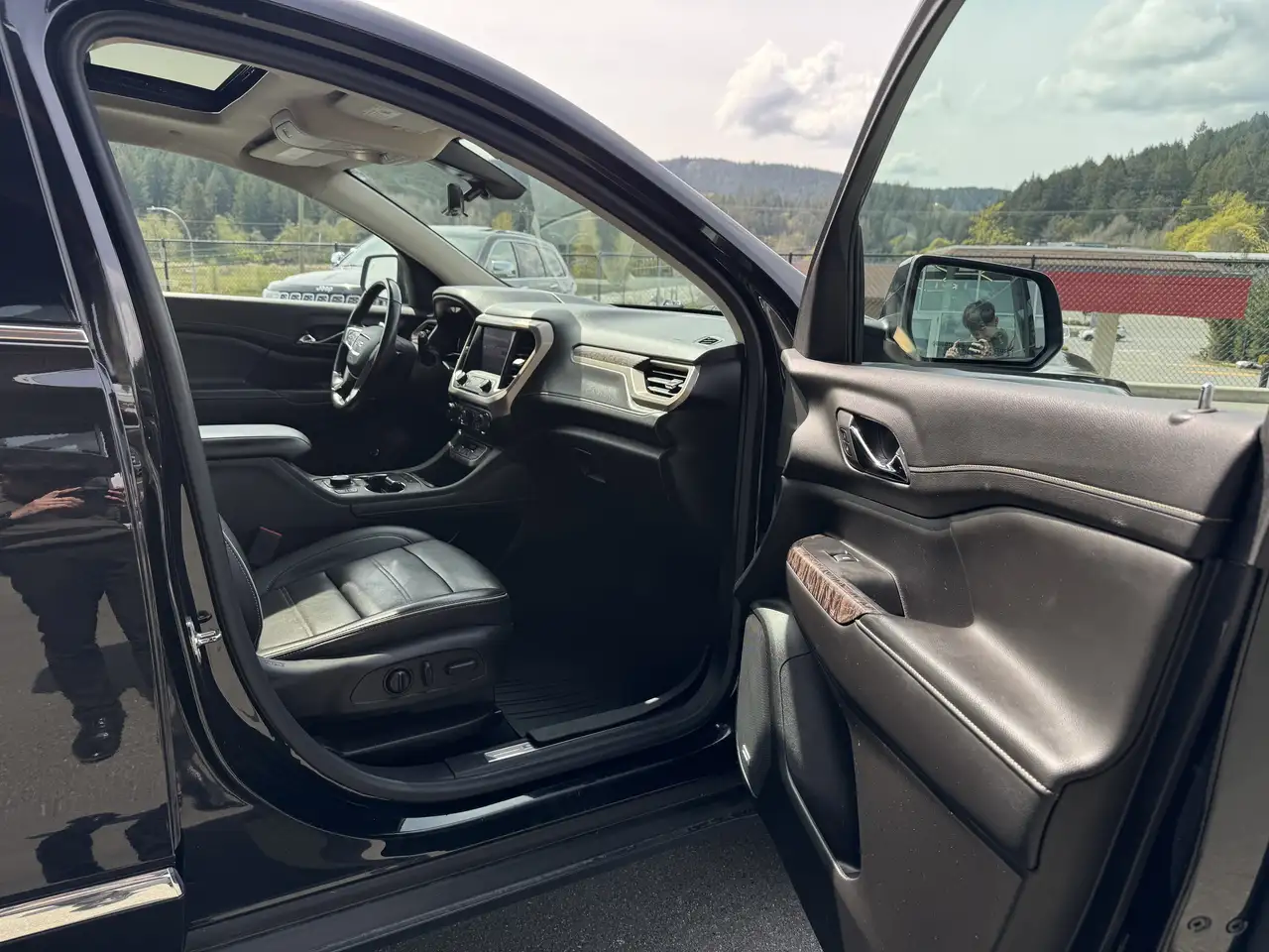 GMC Acadia снимка GMC Acadia
