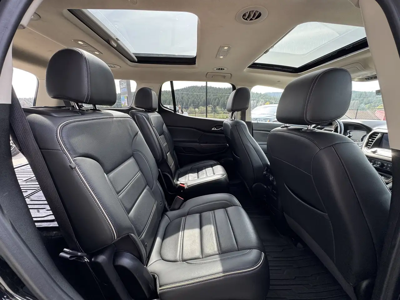 GMC Acadia снимка GMC Acadia