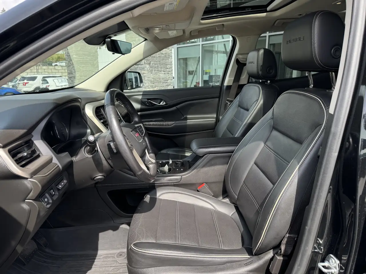 GMC Acadia снимка GMC Acadia