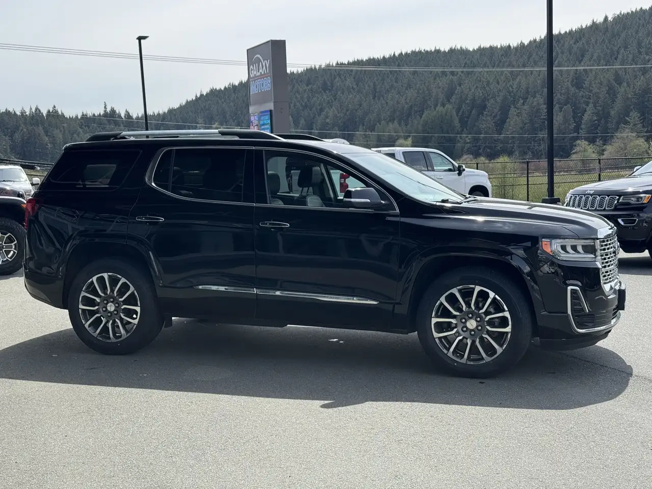 GMC Acadia снимка GMC Acadia