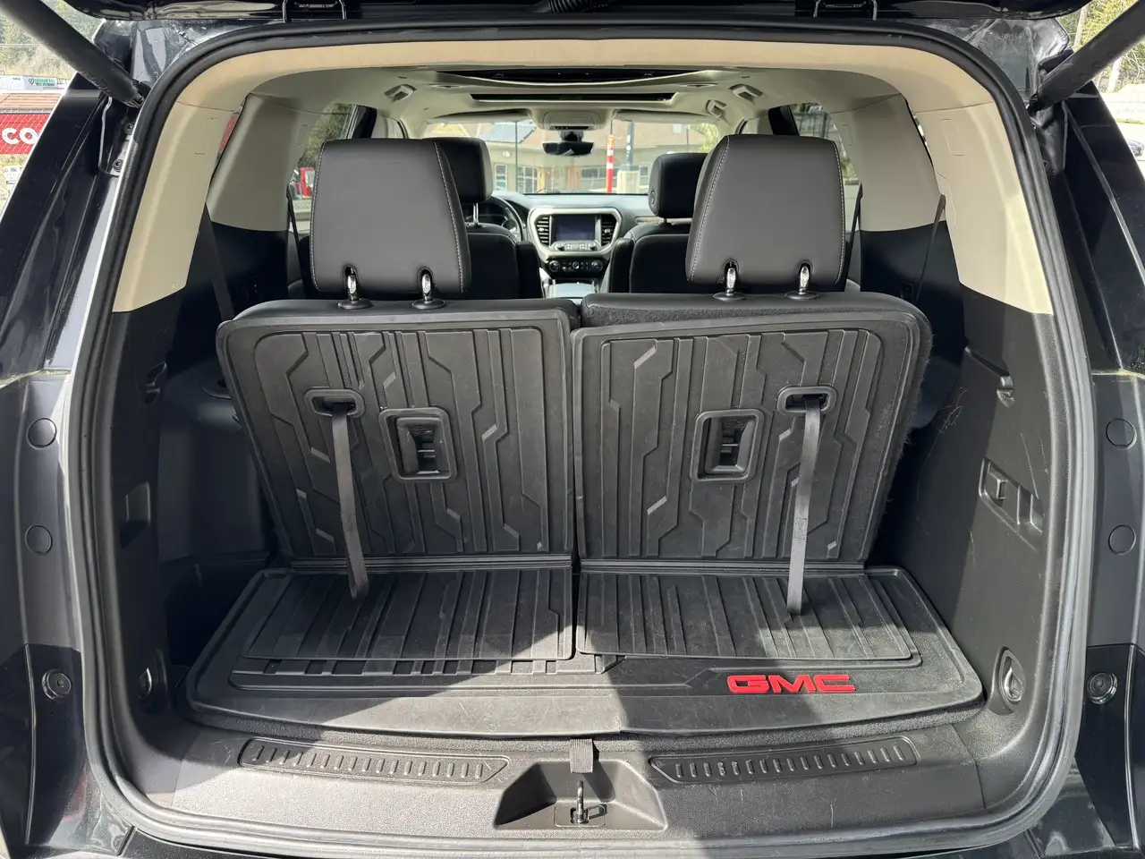 GMC Acadia снимка GMC Acadia