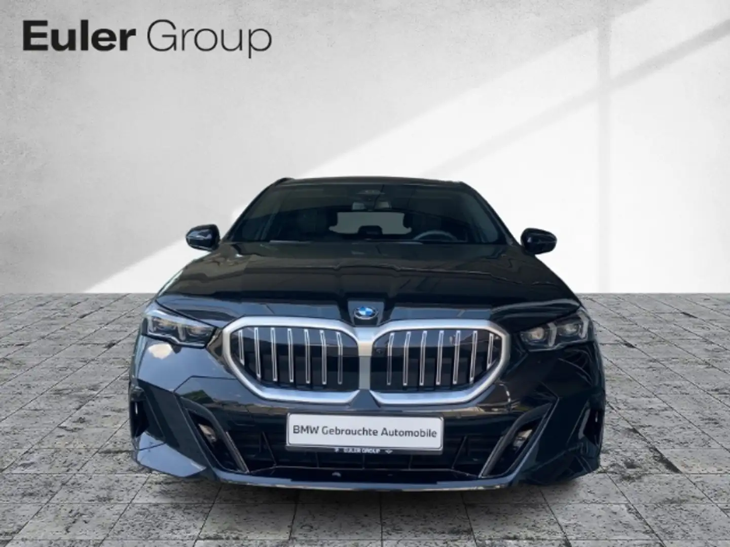 BMW 520 d M-Sport ALLWETTER19'' AHK StdHeiz Sitzbelüf H/K Schwarz - 2