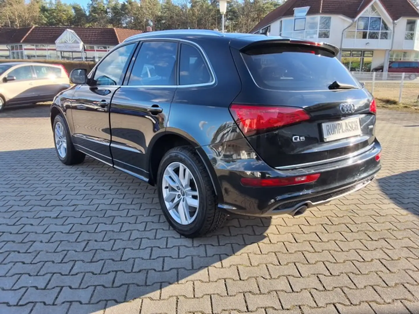 Audi Q5 3.0 TDI quattro Xenon Navi Kamera Standheizung AHK Schwarz - 2