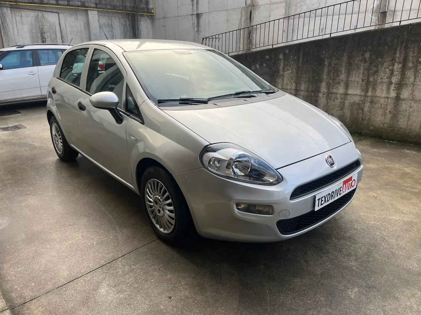 Fiat Punto Punto III  5p 1.3 mjt Lounge Argent - 2