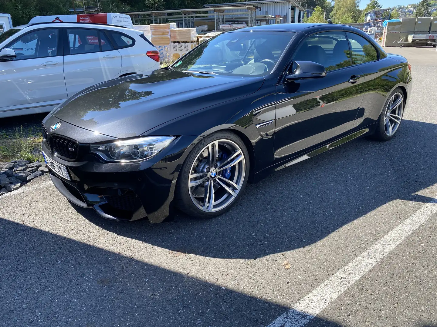 BMW M4 Basis Schwarz - 2