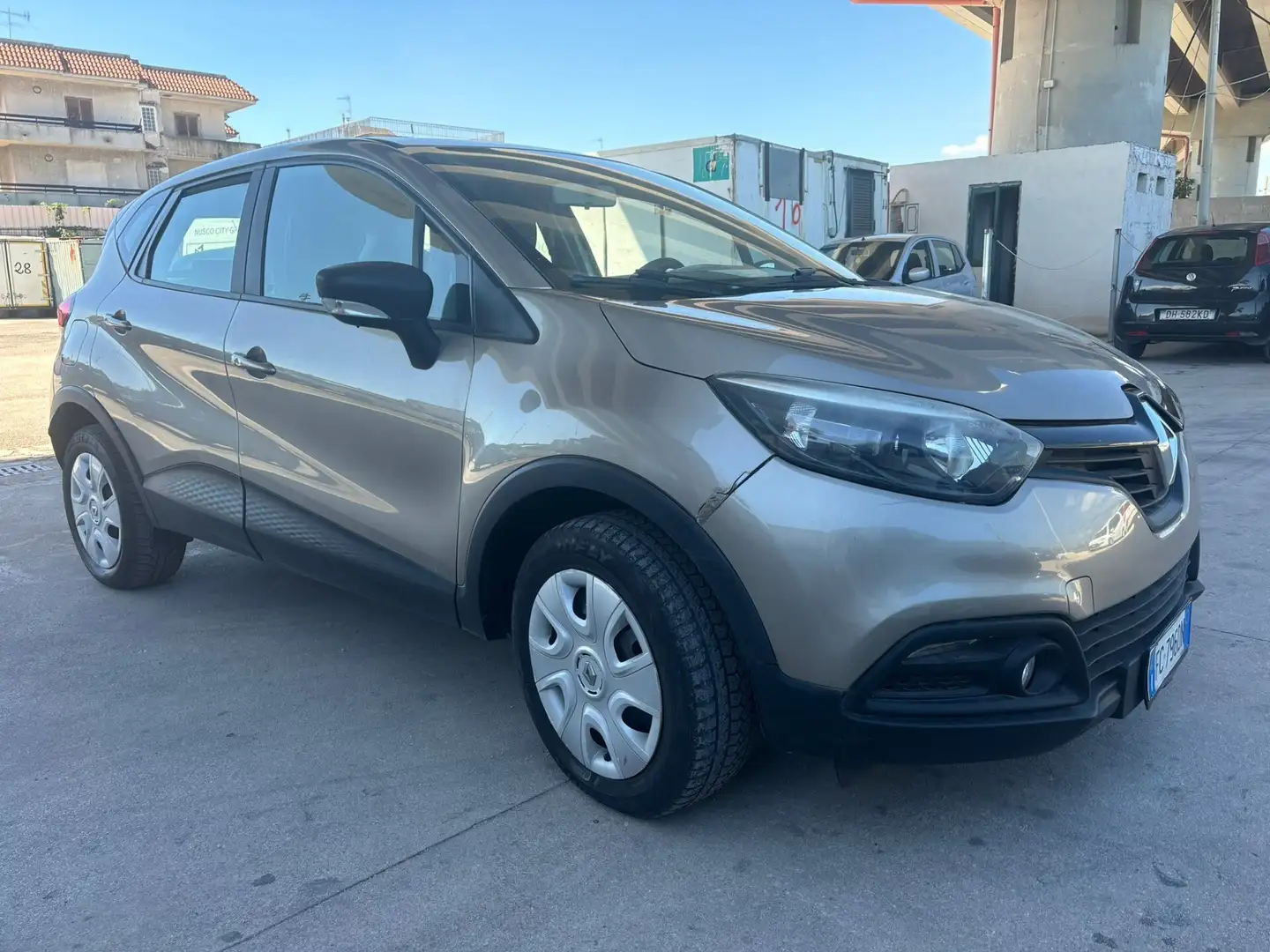 Renault Captur dCi 8V 90 CV Start&Stop Energy Iconic Bronzo - 2