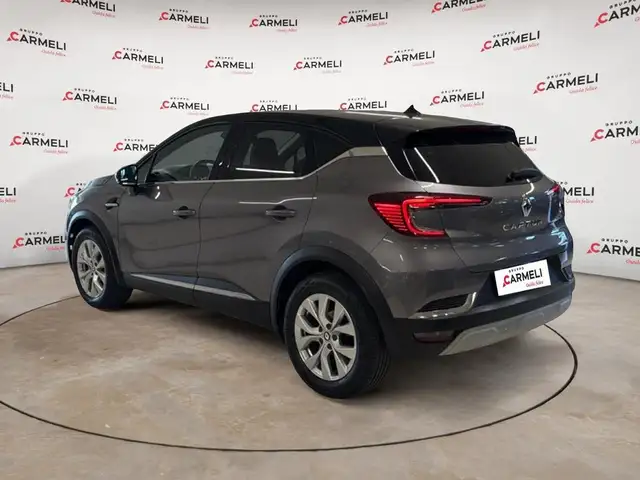 Renault Captur view 3