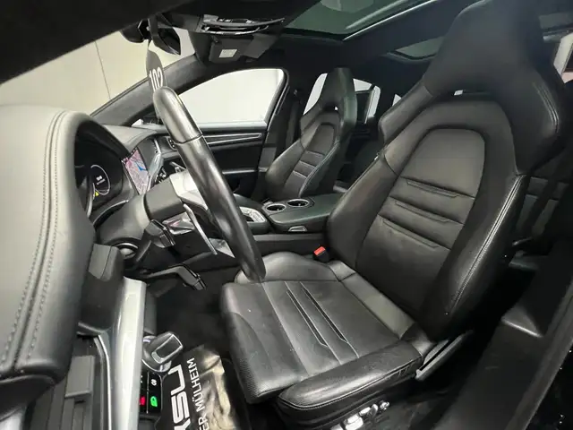 Porsche Panamera view 10