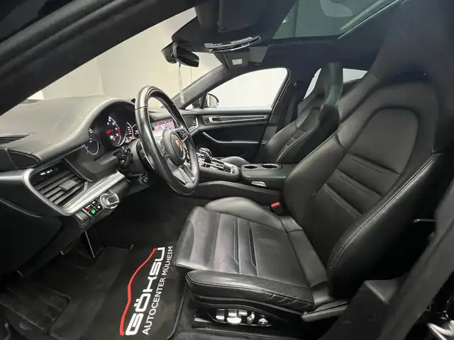 Porsche Panamera view 9