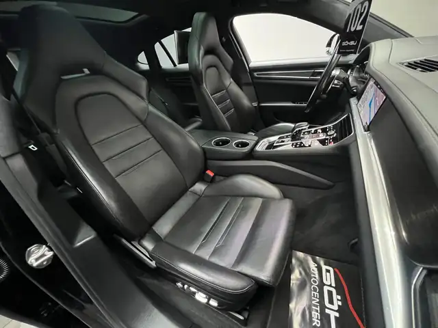 Porsche Panamera view 14