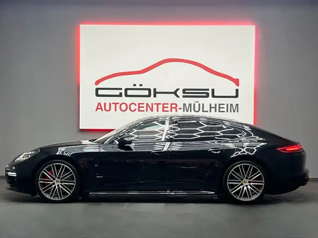 Porsche Panamera view 7
