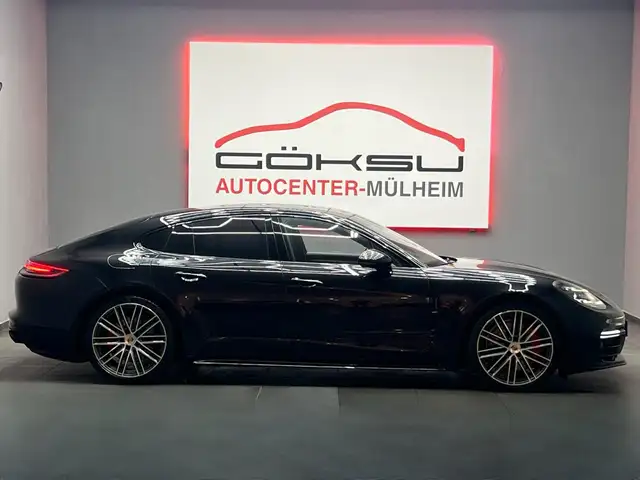 Porsche Panamera view 5