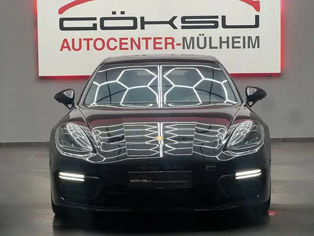 Porsche Panamera view 3