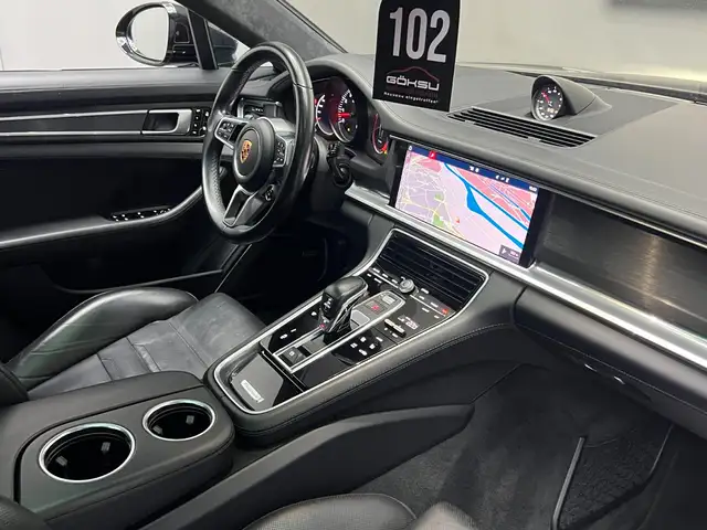 Porsche Panamera view 12