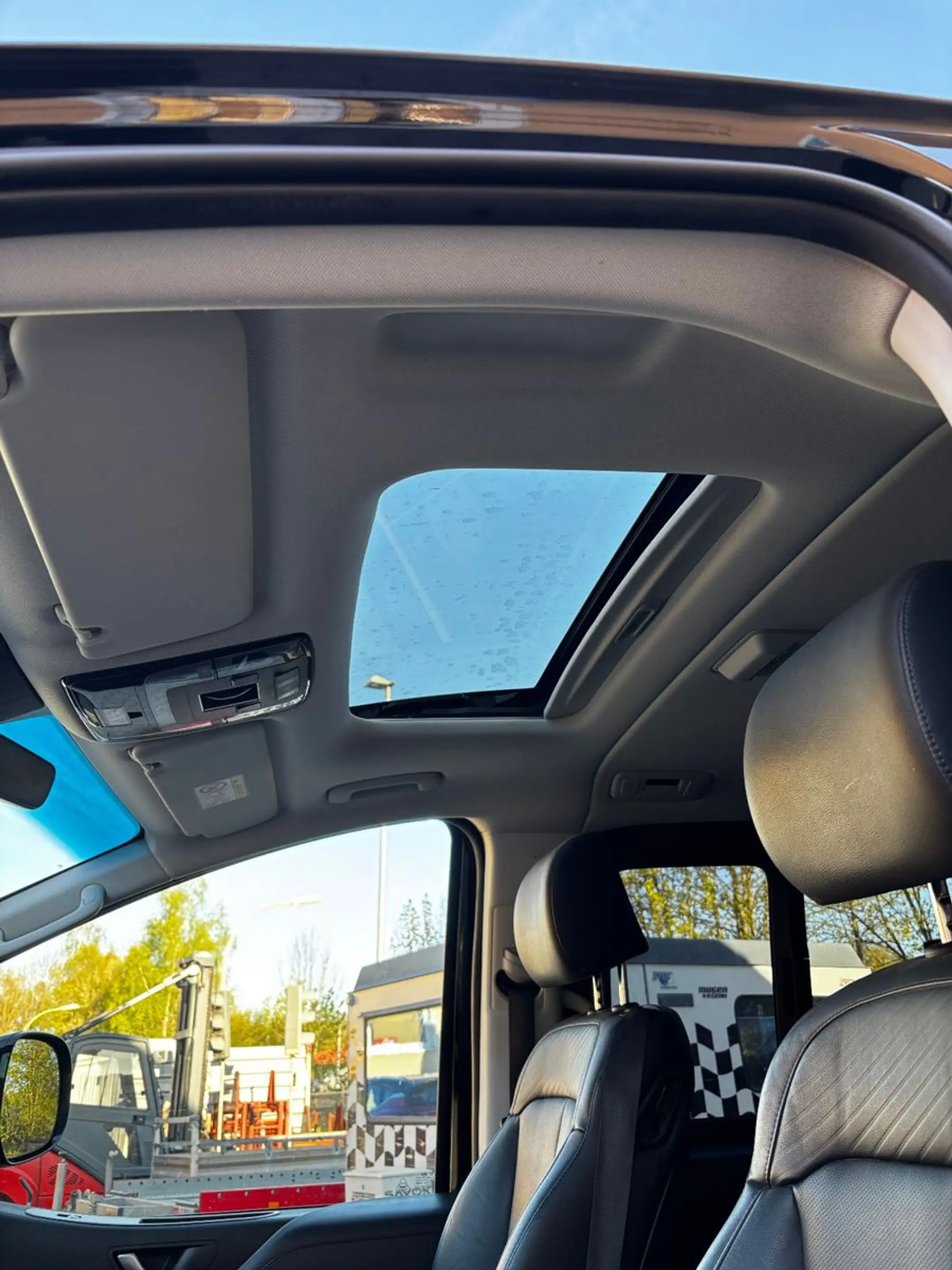 Hyundai STARIA 2.2 Prime 4WD 1 Hand Alu Autom Nav — photo 9