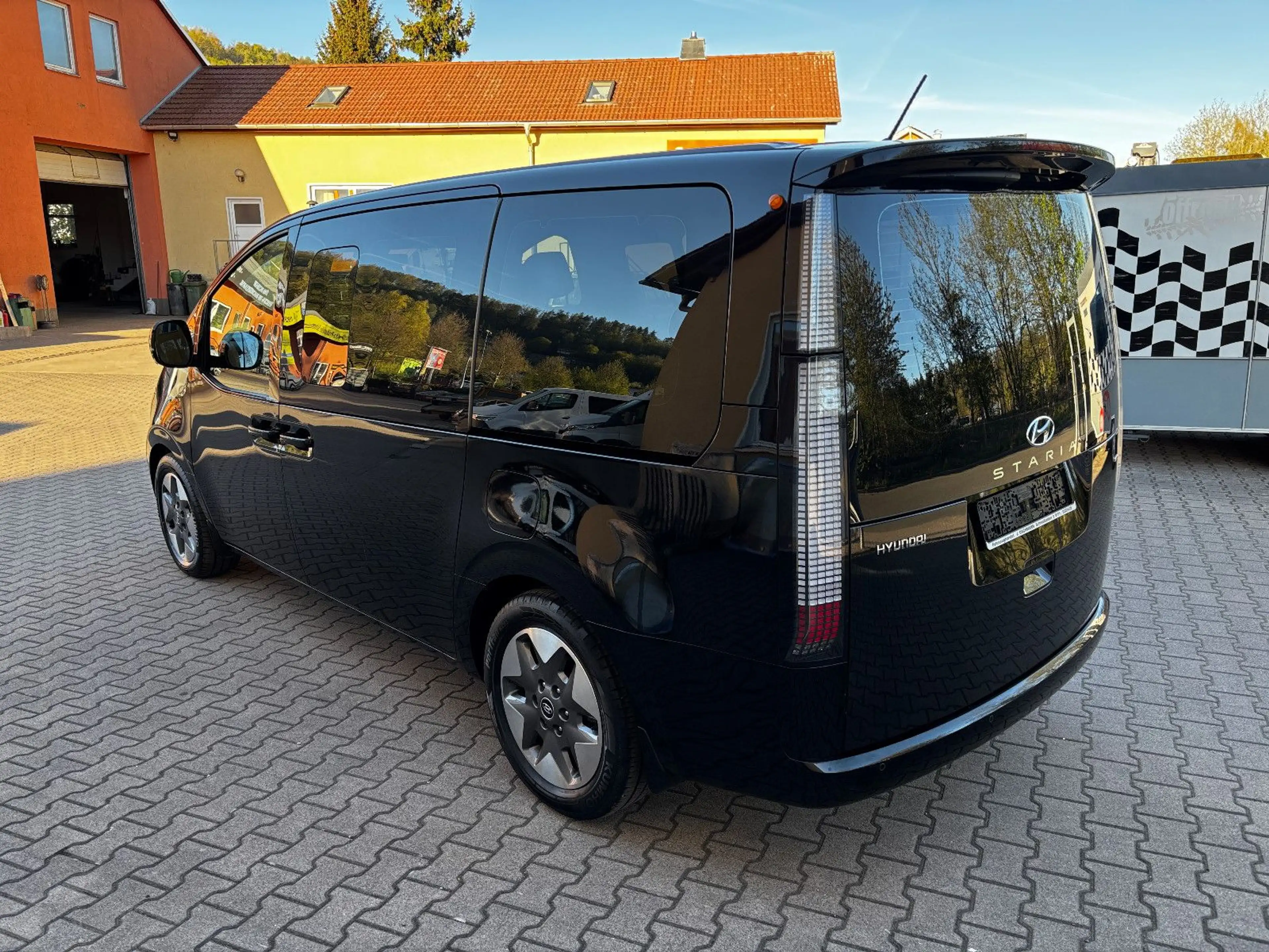 Hyundai STARIA 2.2 Prime 4WD 1 Hand Alu Autom Nav — photo 4