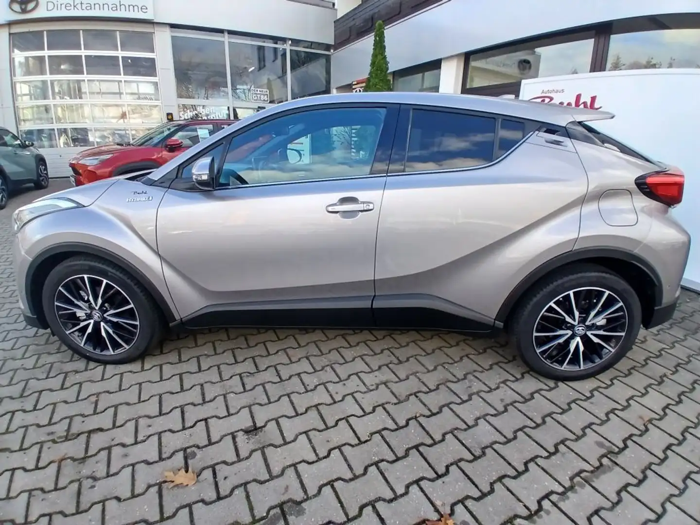 Toyota C-HR Hybrid Lounge Argent - 2