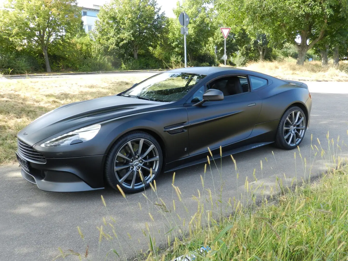 Aston Martin Vanquish one of seven ,carbon Schwarz - 1