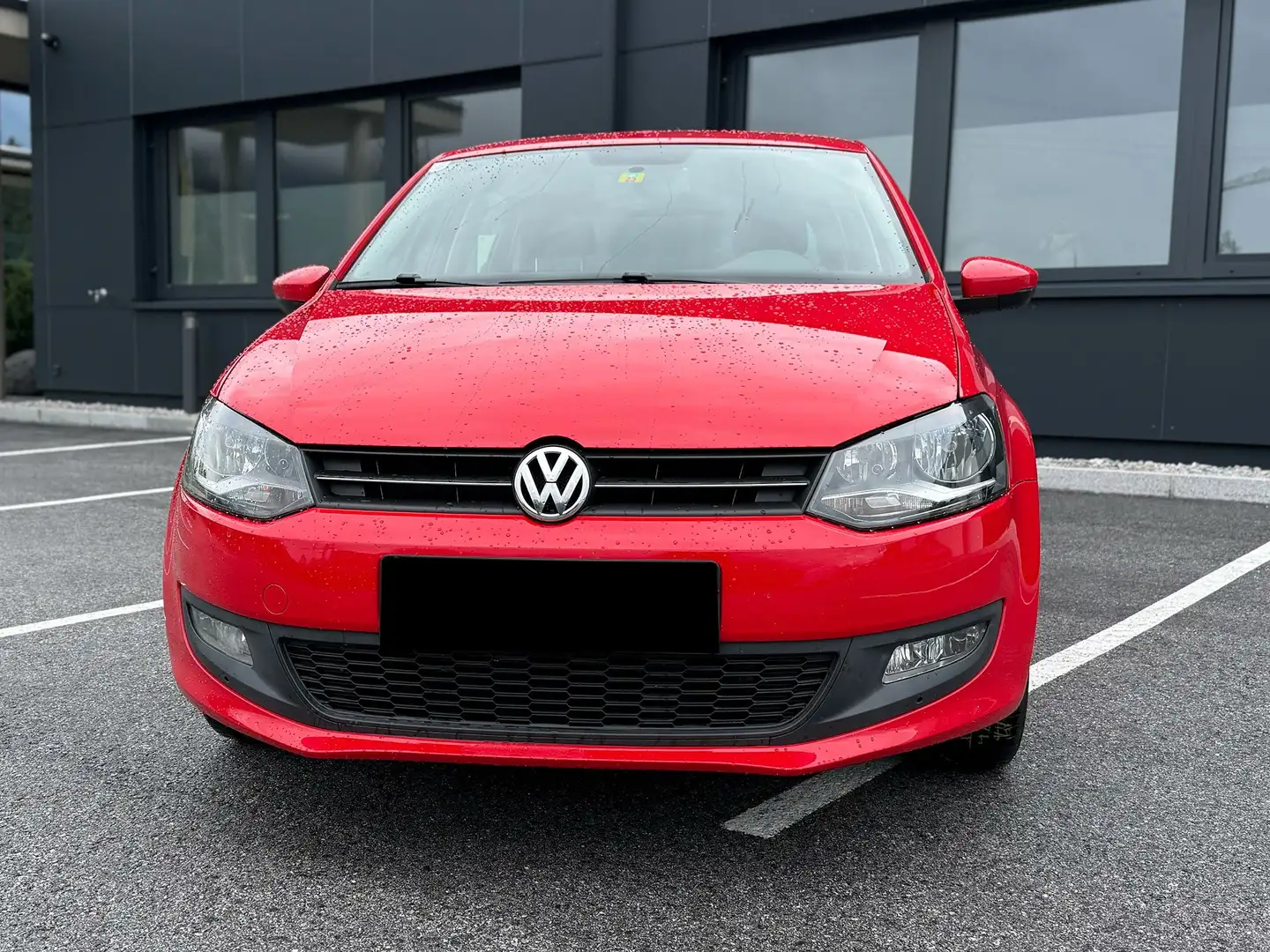 Volkswagen Polo 1.2 4Friends Rojo - 2