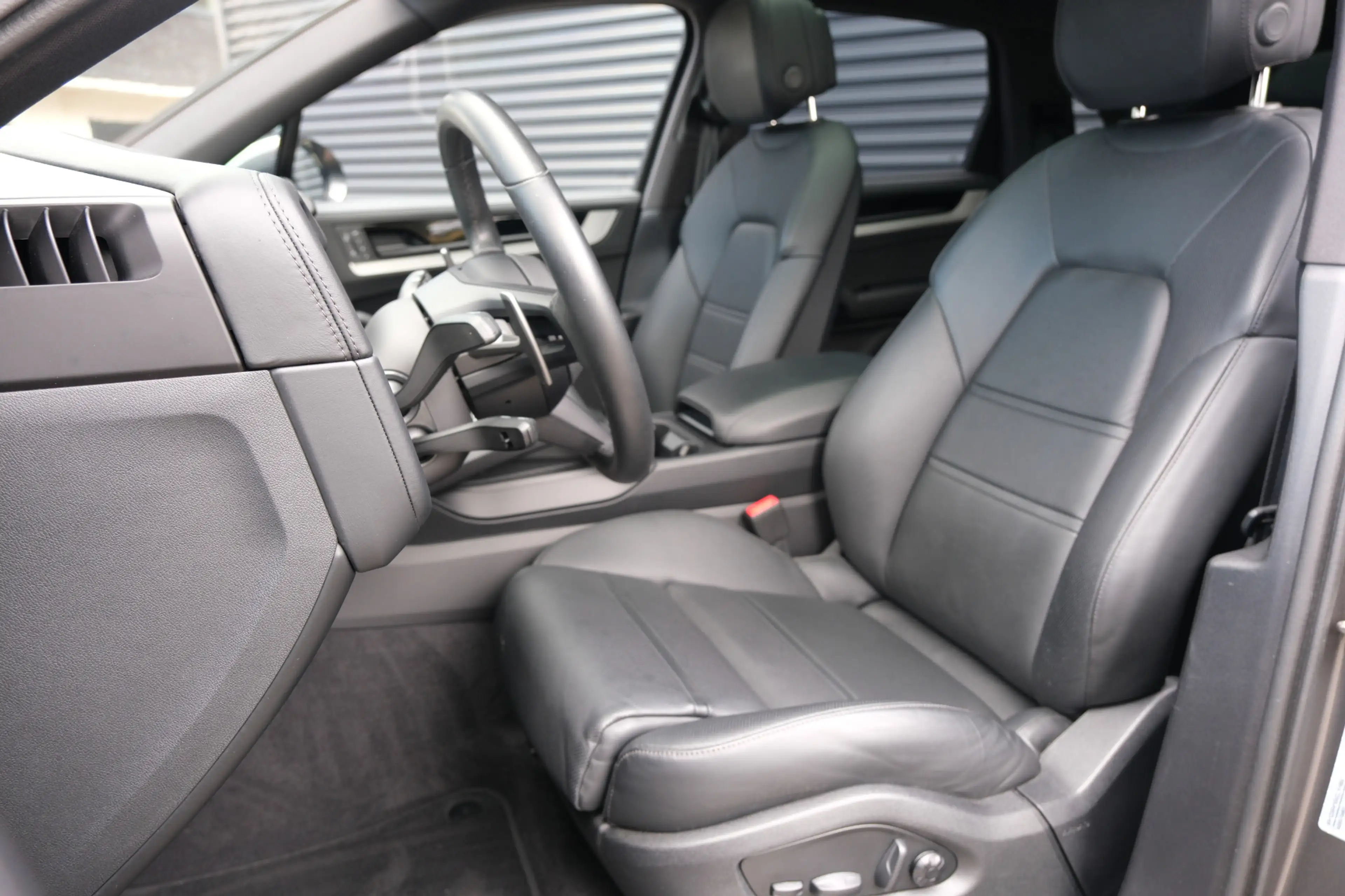 Porsche Cayenne E-Hybrid | BTW auto | Trekhaak | Bose | Schuifkant — photo 3