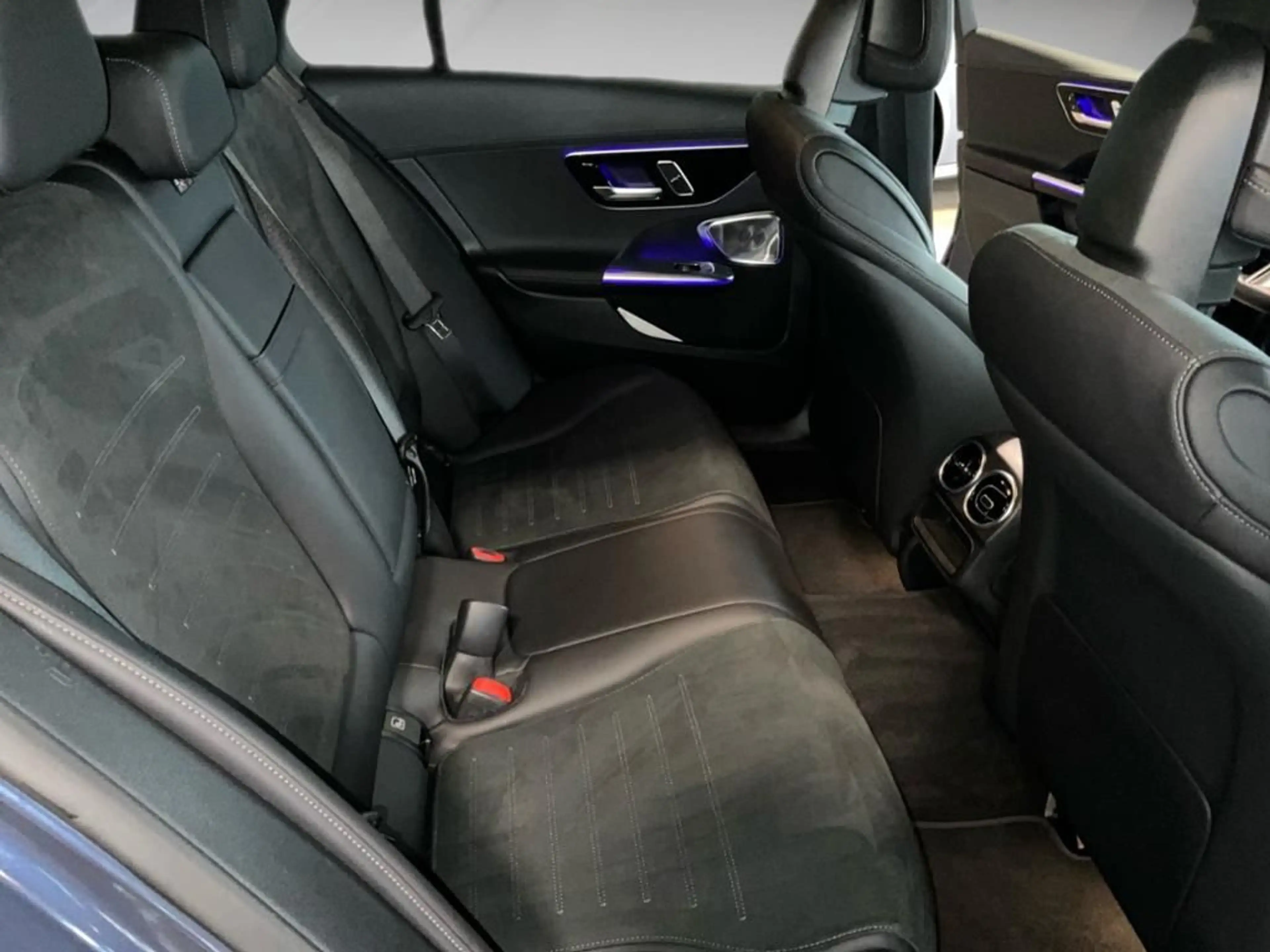 Mercedes-Benz C 300 de T AMG 360 ACC AHK AUT Kam. KeyLess LED — photo 15