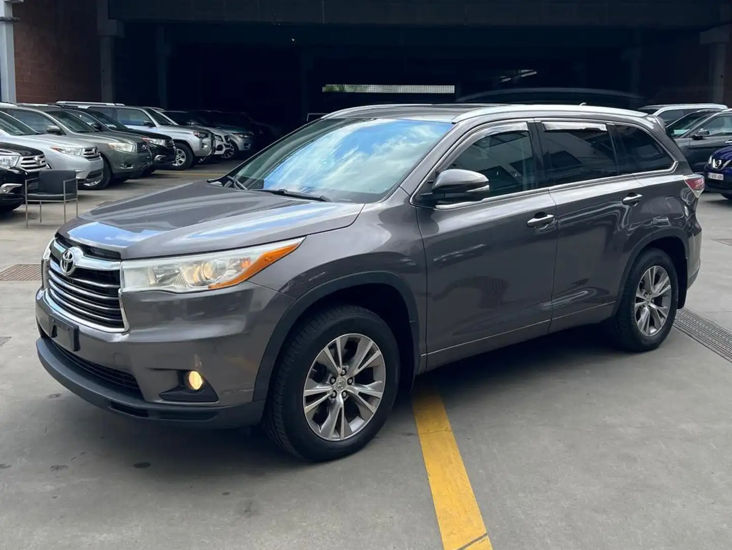 Toyota Highlander XLE-4WD-FULL-ONLY FOR EXPORT OUT OF EUROPE Gri - 1