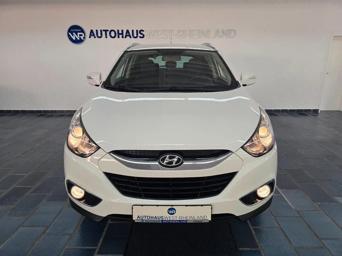 Hyundai iX35 Style 2WD 2,0Ltr.-120kW*LEDER*TEMP*SH*KLIMA Blanc - 2