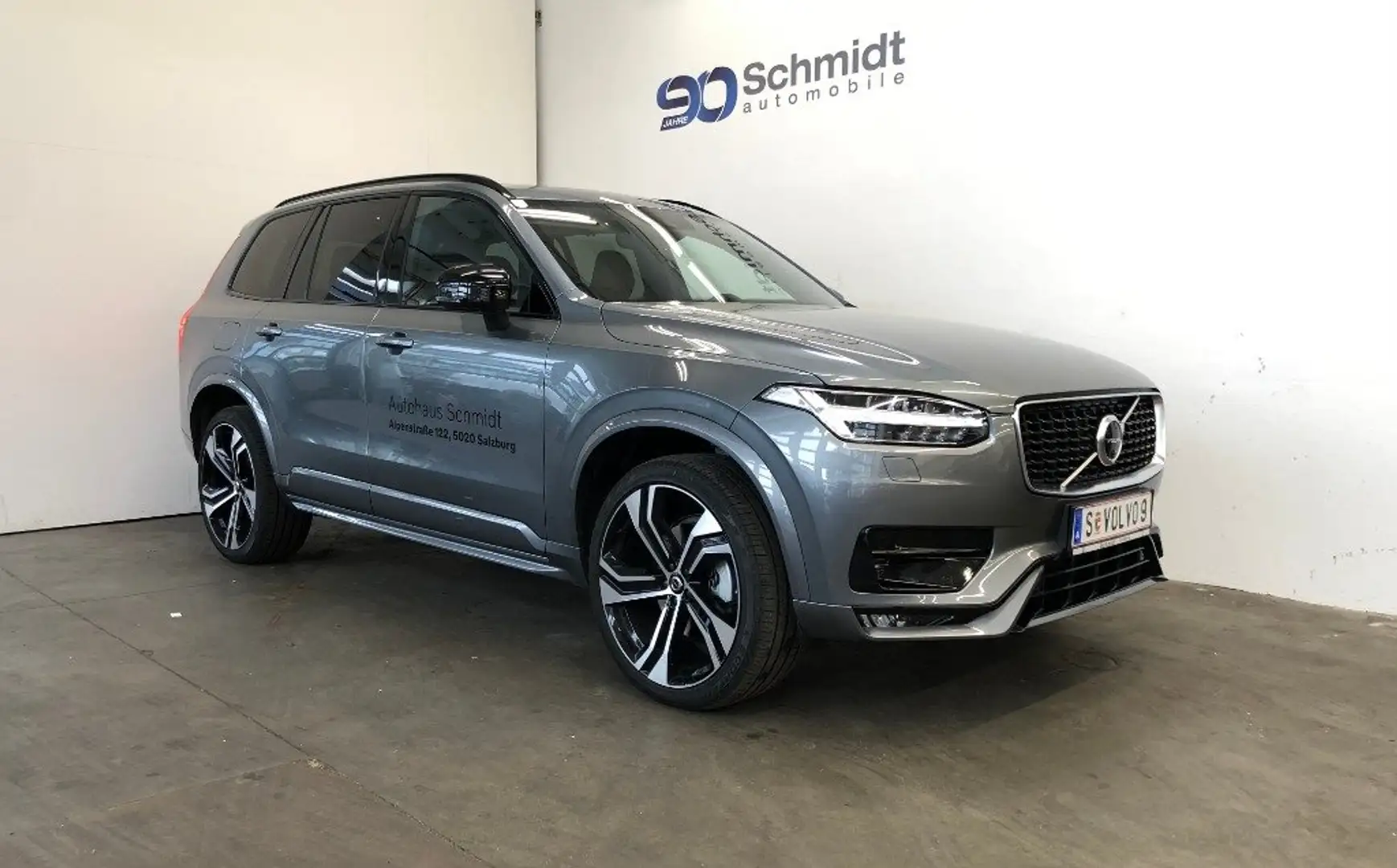 Volvo XC90 B5 AWD R-Design 7-Sitzer Grijs - 1