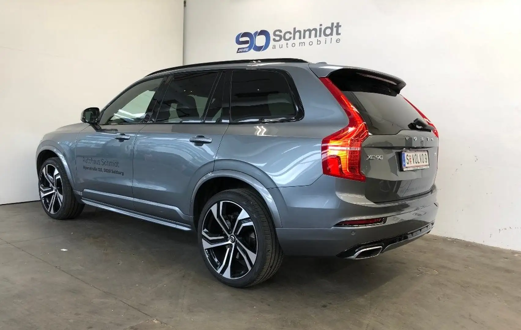 Volvo XC90 B5 AWD R-Design 7-Sitzer Grijs - 2