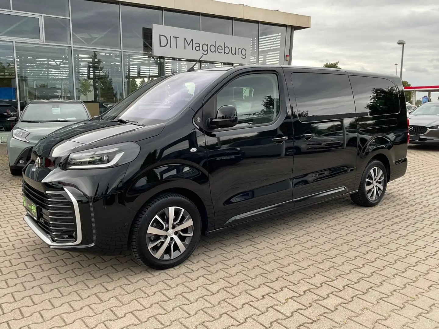 Toyota Proace Verso 2.0 Team D L2 Navi,Carplay,8Sitze Schwarz - 2