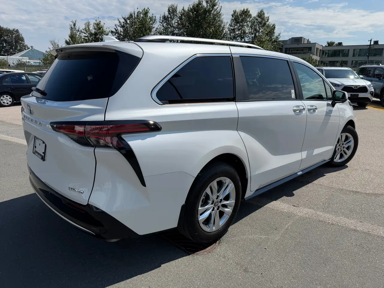 Toyota Sienna photo Toyota Sienna