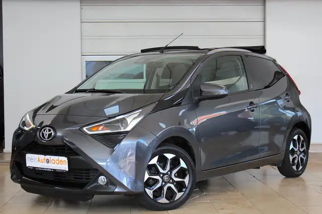 Toyota Aygo (X) (X) 1,0 Team Deutschland FALTDACH *1.HAND*NAVI*KAMERA*PDC*APPLE*KLIMAAUTO*