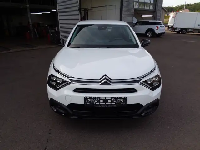 Citroen C4 view 2