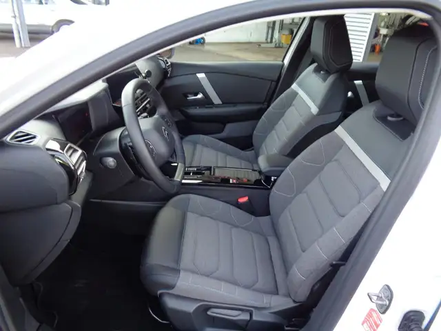 Citroen C4 view 8