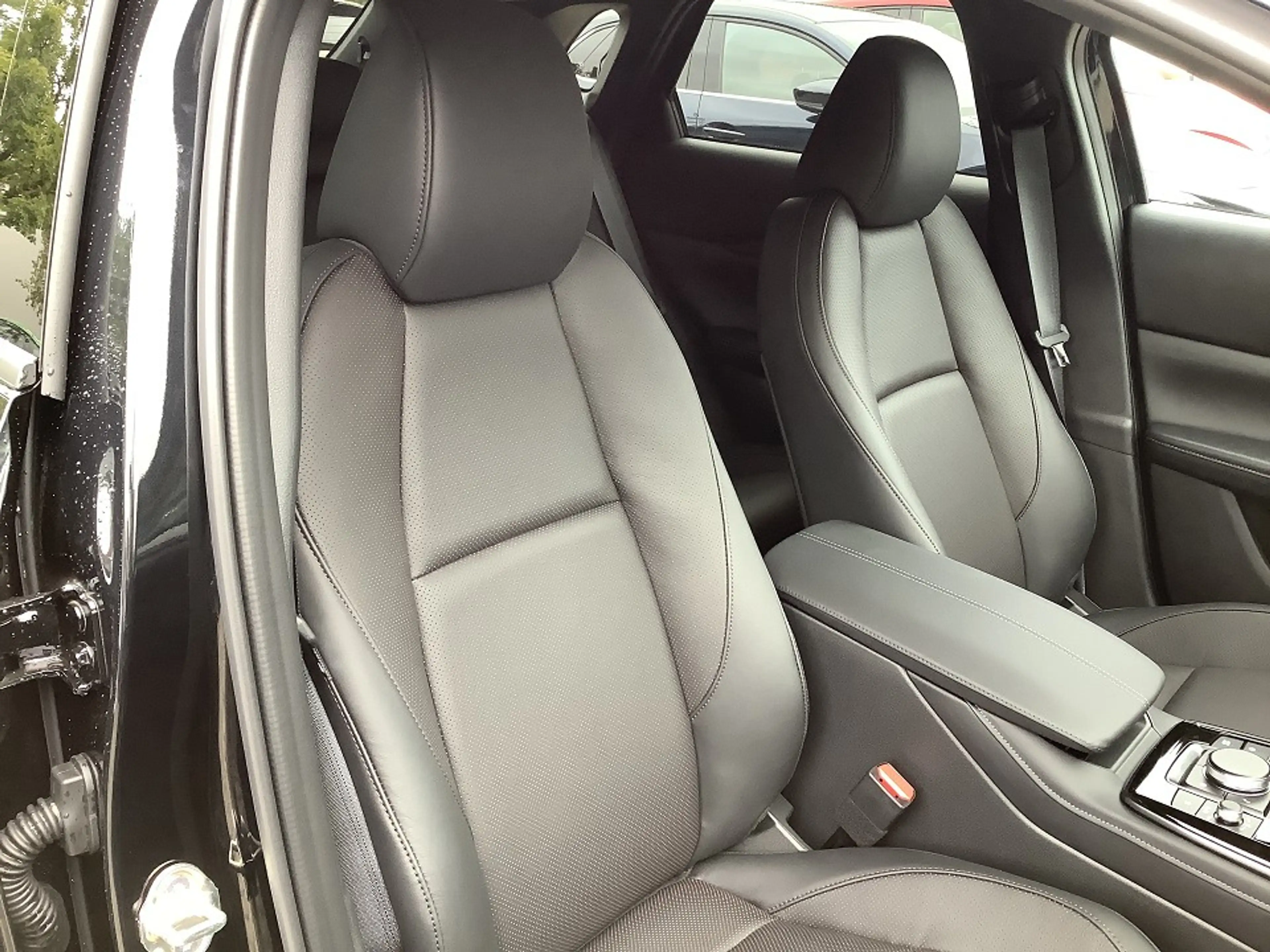 Mazda CX-30 2027 2.5L e-SKYACTIV G 140 ps Homura Plus Homura P — photo 13