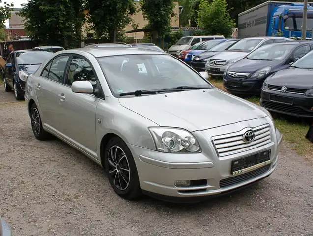 Toyota Avensis 1.8 Liftback