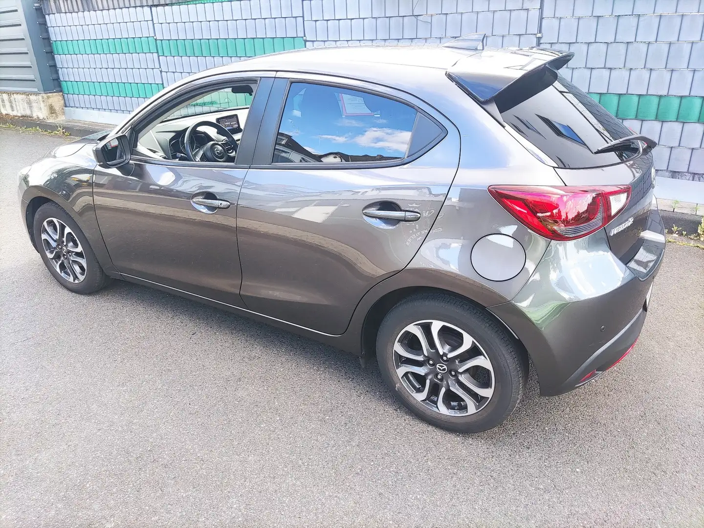 Mazda 2 SKYACTIV-G 90 Sports-Line Grau - 2