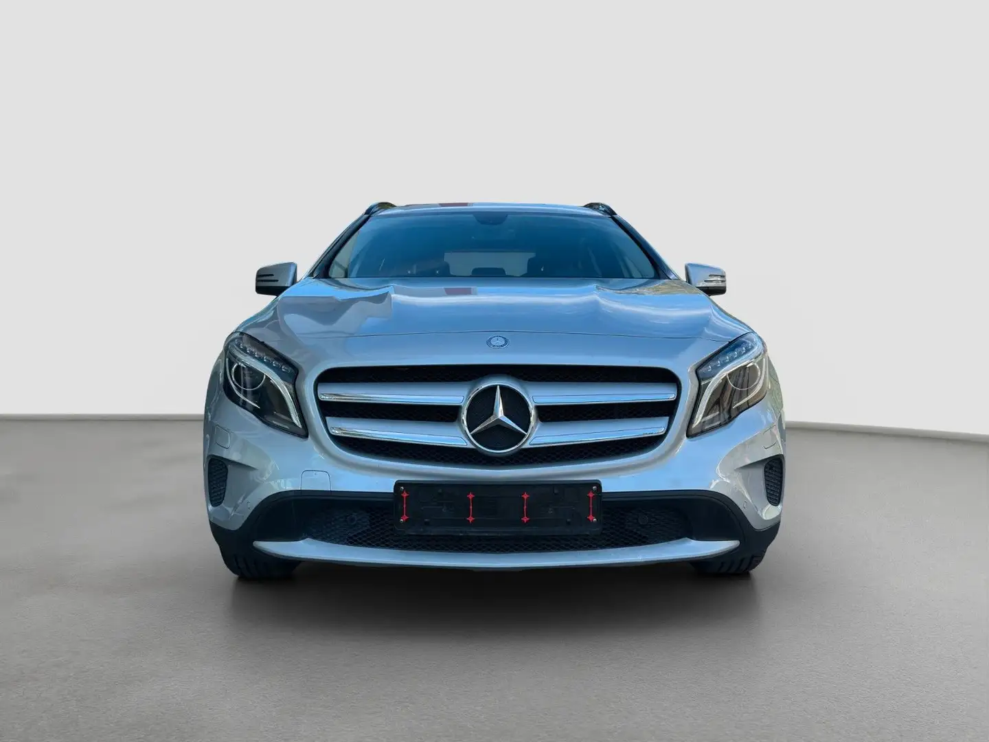 Mercedes-Benz GLA 200 *Navi*LED*Xenon*Klima*PDC*Temp*SHZ Silber - 2