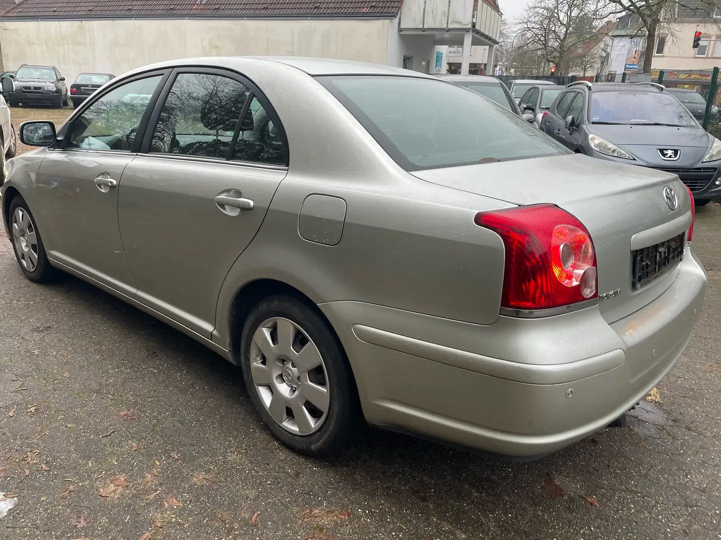 Toyota Avensis 2.0 VVT-i Automatik Executive Bronze - 2