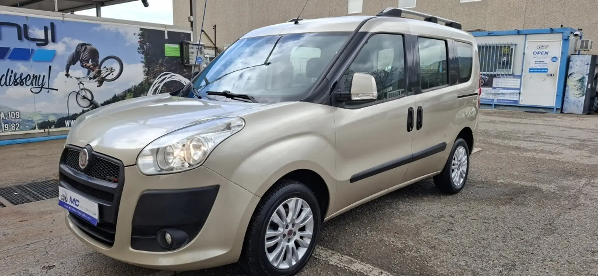 Fiat Dobló Panorama 1.3Mjt Dynamic Beige - 1