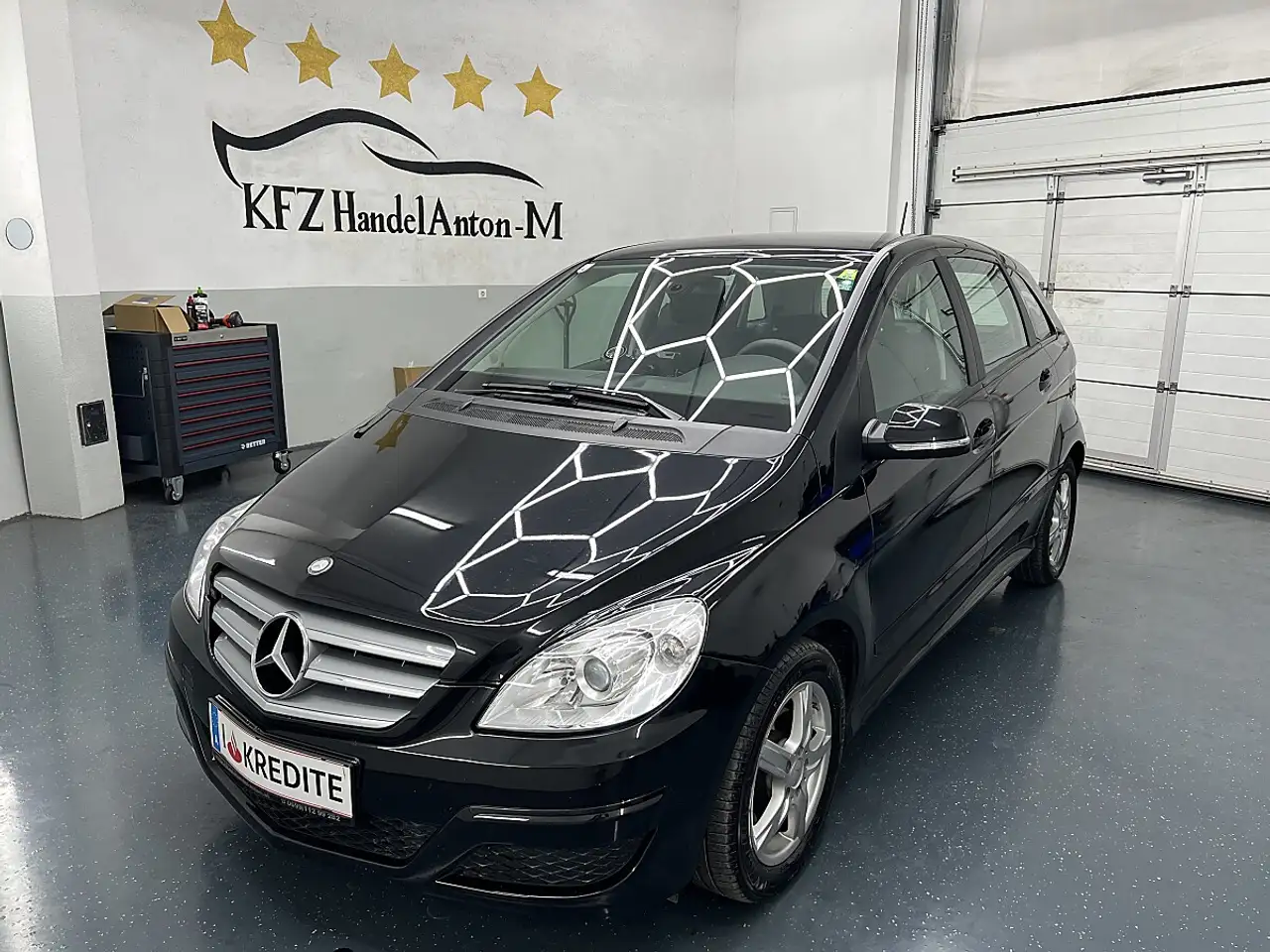 Mercedes-Benz B 180