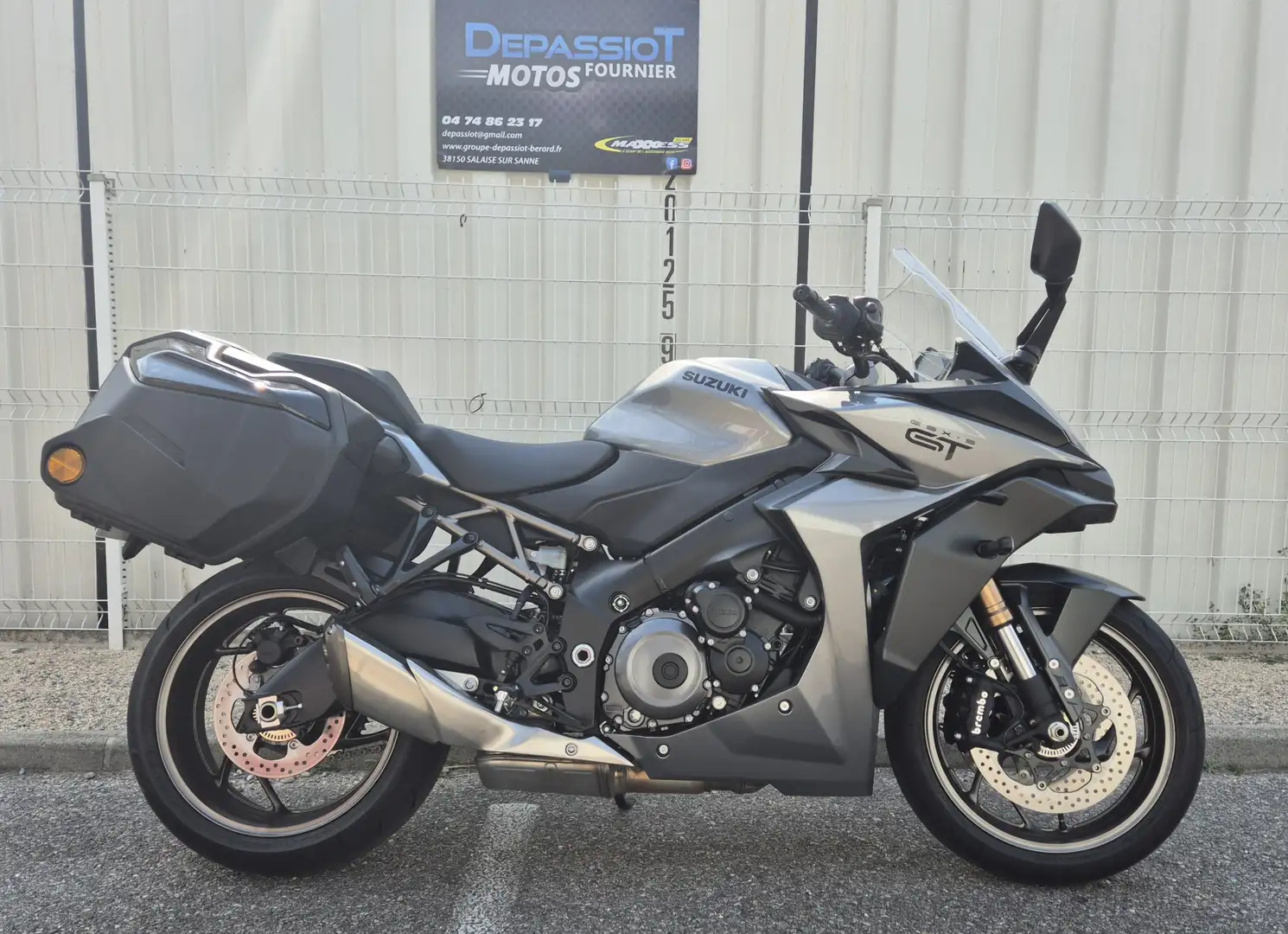 Suzuki GSX S 1000GT Gris - 2