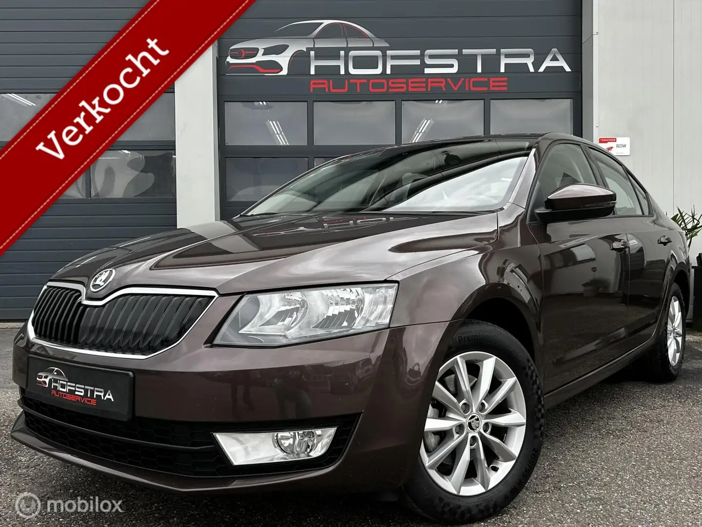 Skoda Octavia 1.6 TDI Trekhk Navi Clima Lage-Km Orig Nederlands! Brun - 1
