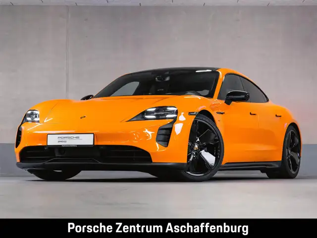 Porsche Taycan GTS PTS Panoramadach BOSE Head-Up
