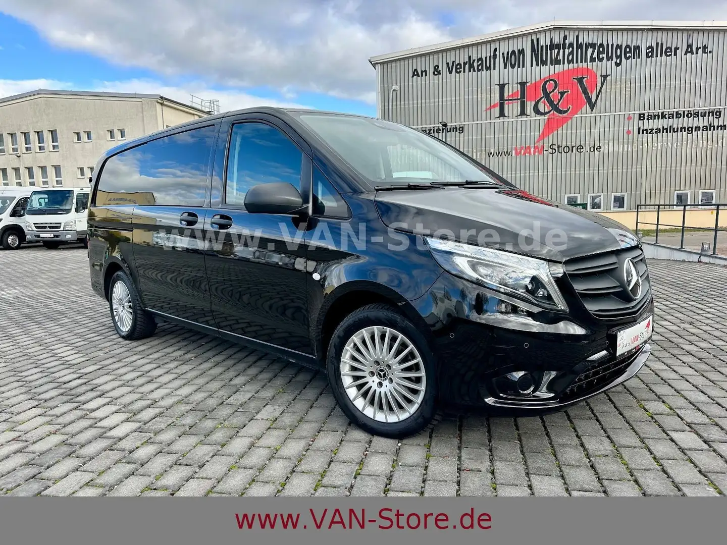 Mercedes-Benz VITO 116 MIXTO/5SITZE/FRISCHKÜHL/NAVI/TEMP/AHK Schwarz - 1