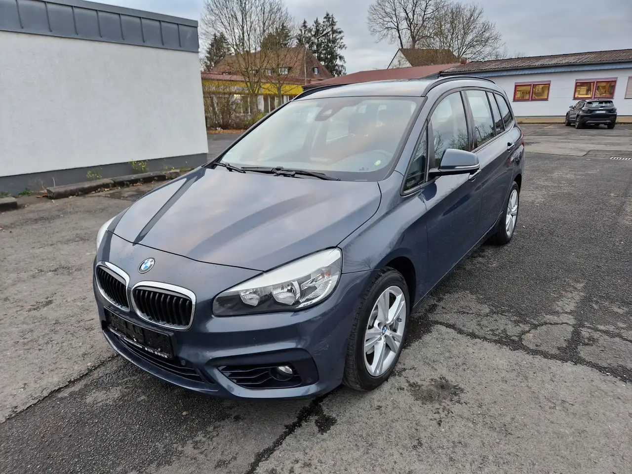 BMW 216
