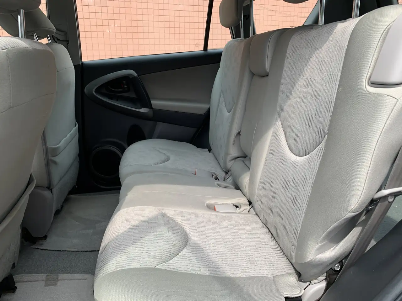 Toyota RAV 4 снимка Toyota RAV 4